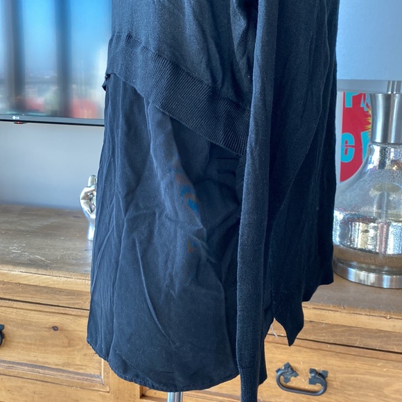 TopShop basic black Long black shirt with details in the back  Size 8 - Picture 7 of 8